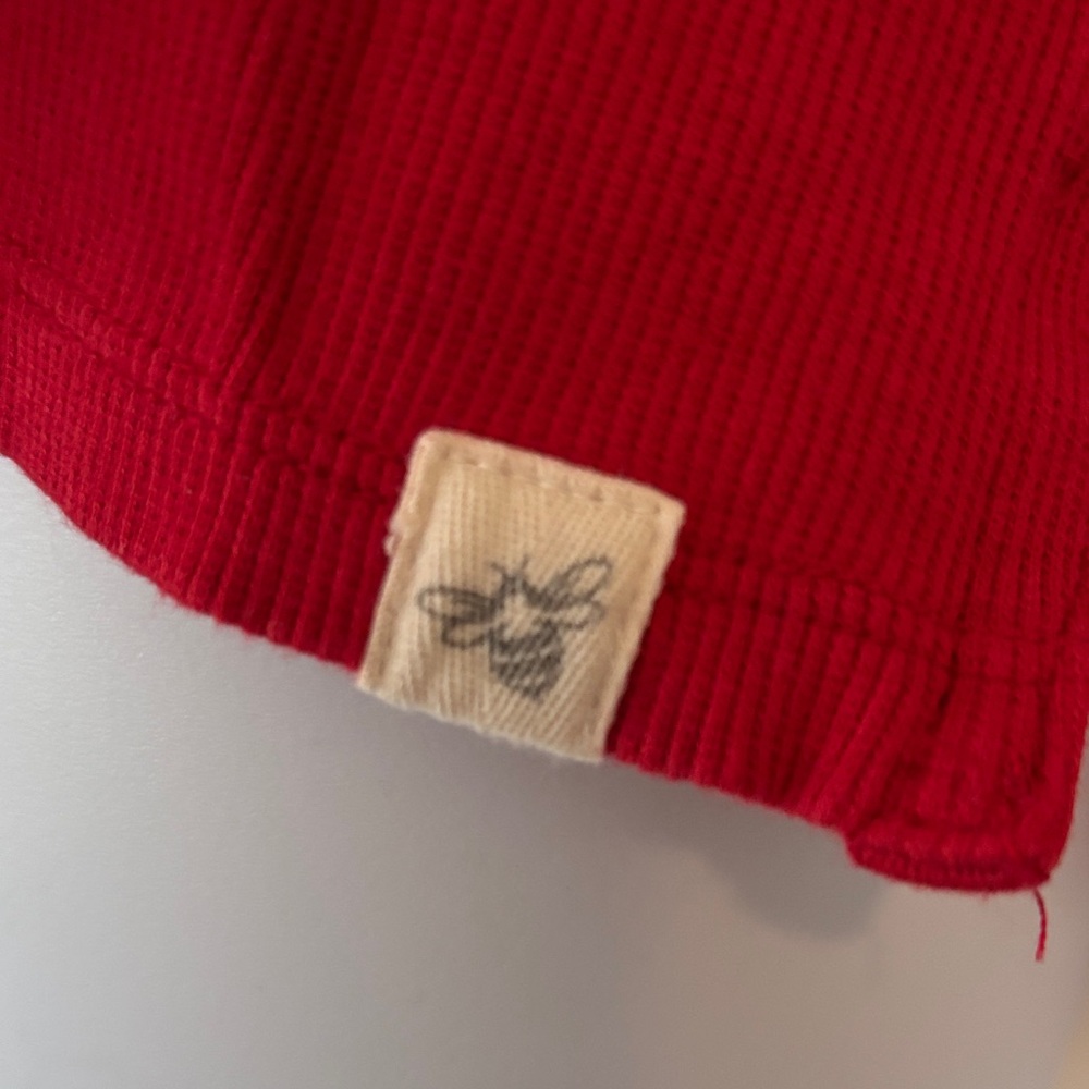Classic Red Burt’s Bee Ribbed Top - Picture 2 of 4